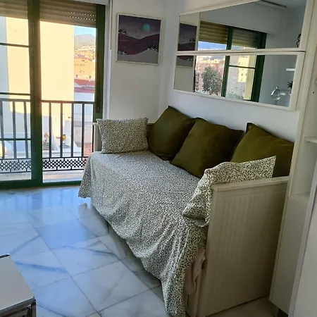 Alaska Centro Rosaleda Apartment *
