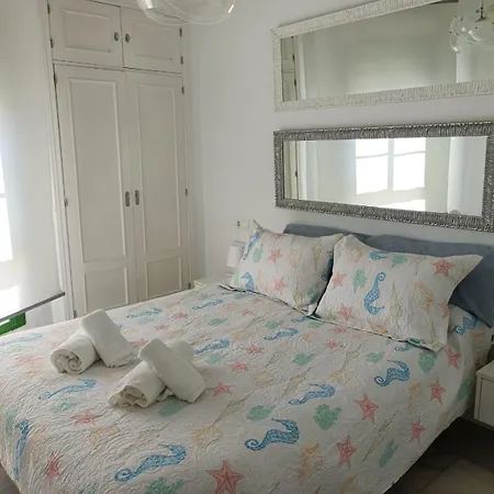 Alaska Centro Rosaleda Apartment *