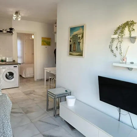 Alaska Centro Rosaleda Málaga